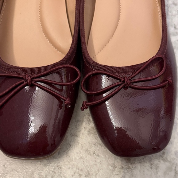 Time and Tru Women's Deep Red Flats NEW - Picture 2 of 5